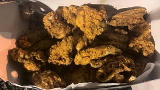 Quantas asas de frango voce acha que tem na caixa