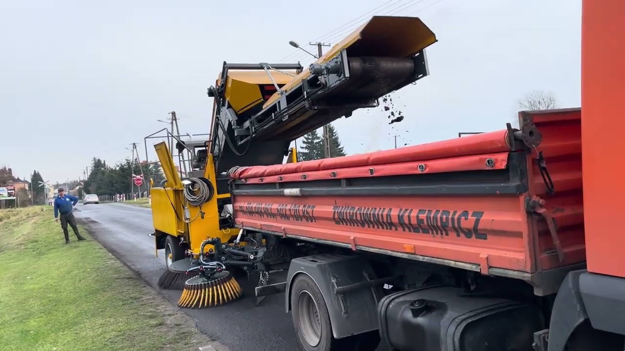 Zamiatarka elewatorowa z taśmociągiem Schmidt Broddway Senior 2000 odchwaszczarka Broddson Fighter