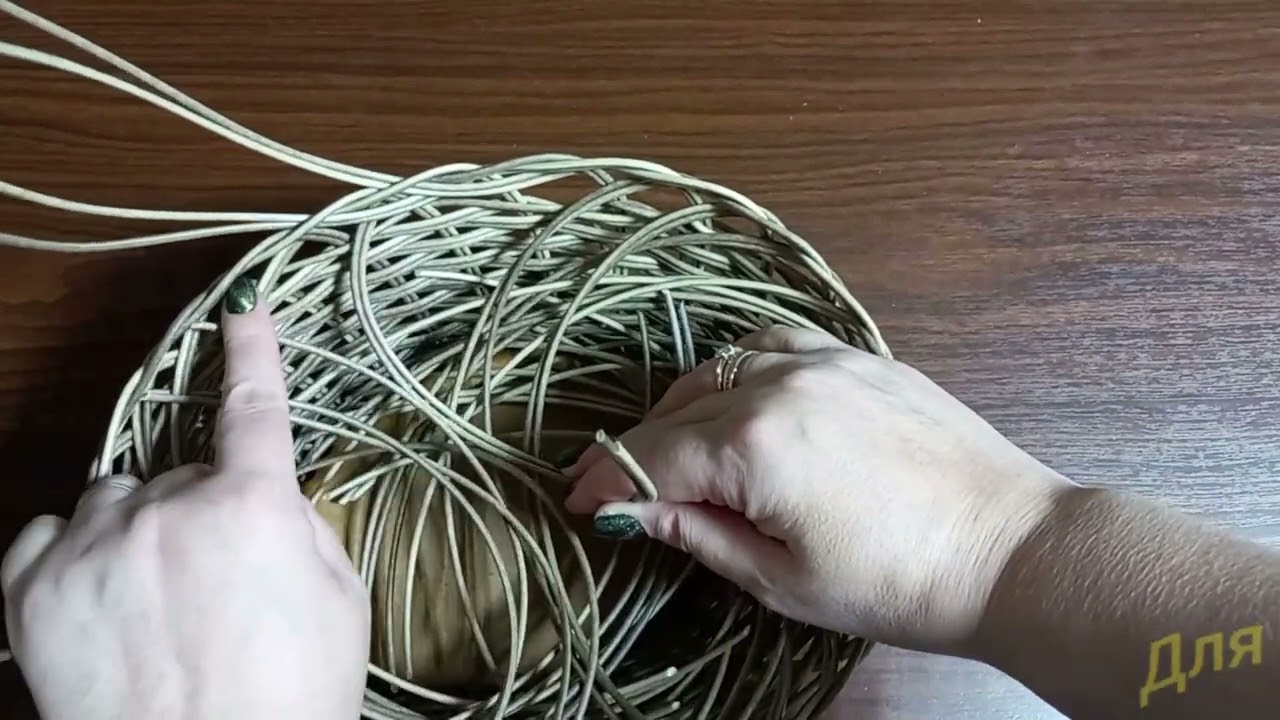 Красивая, плотная загибка в закрытие Вазочки из ротанга.