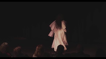 En Pall Med Fyra Ben Och Inget Mer