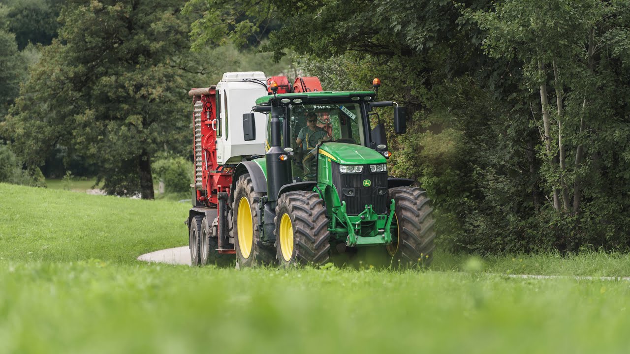 Hackgut Schernthaner | John Deere 7310R + Biber 83 Hacker | John Deere 6155R + Krampe Kipper