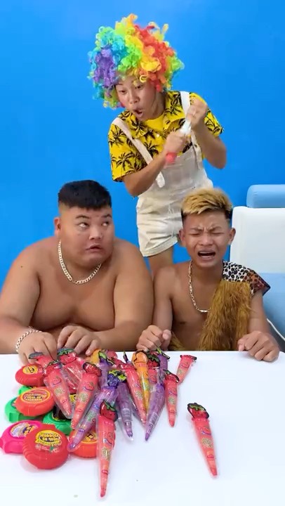 Brother returns hubba bubba candy👁️🤣😱💕🤣