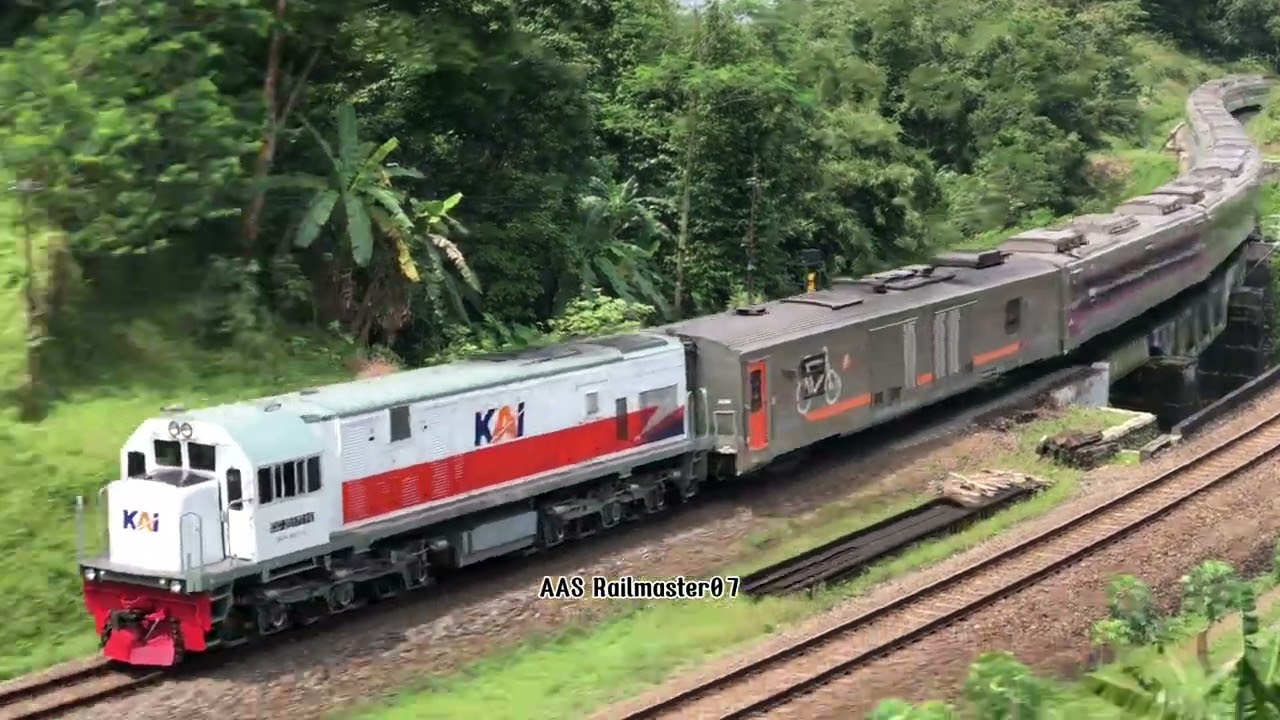 GILA PARAH HUNTING DI TUMIYANG JALUR TENGKORAK MELIUK LIUK KERETA API INDONESIA🚂❗️#keretaapi #fypシ 