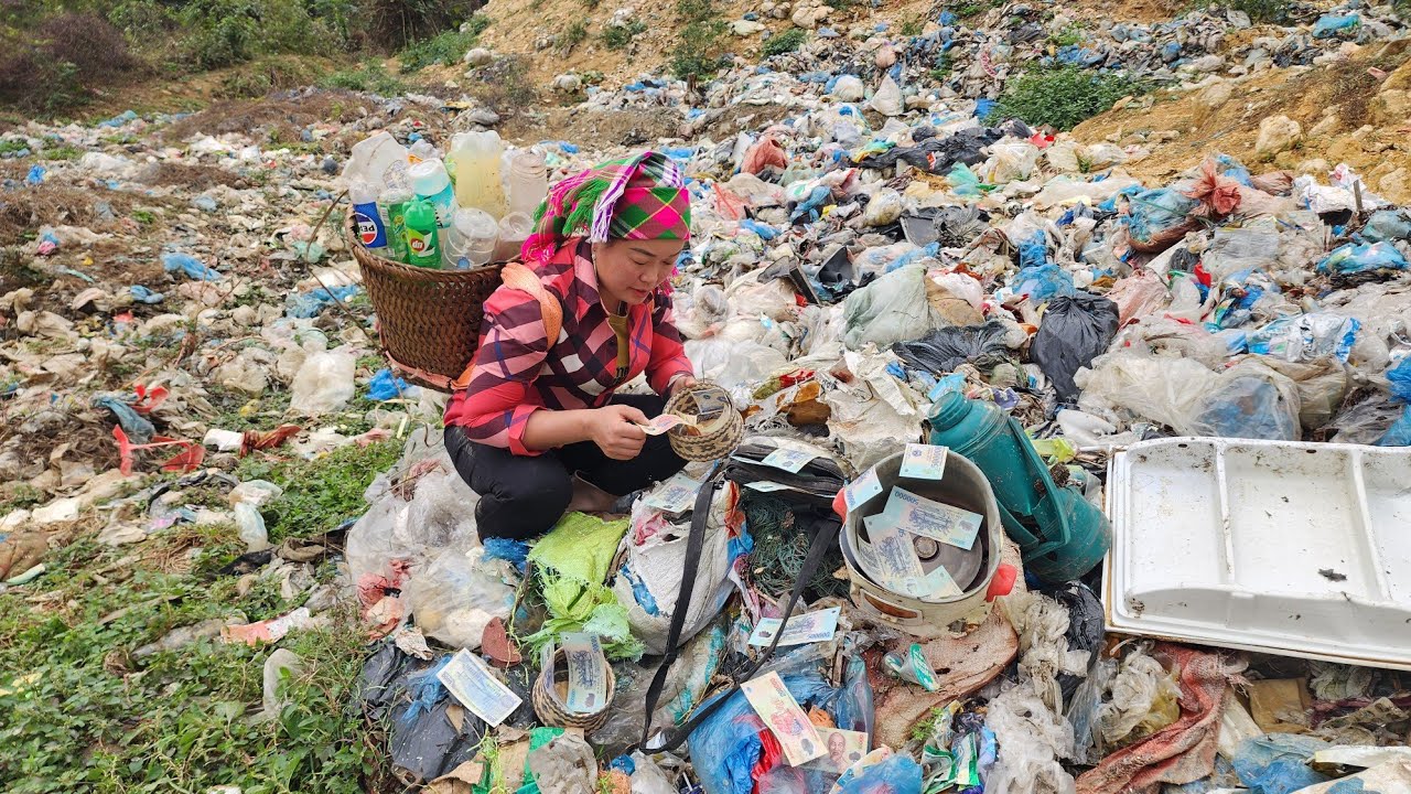 15 DAYS GIRL COLLECTING PLASTIC CUPS AND BOTTLES EARNS A LOT OF MONEY FROM SCRAP IN RURAL AREAS