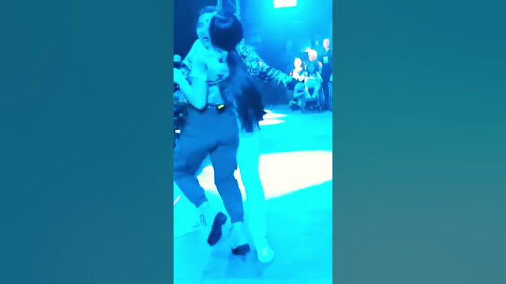 EL DÍA EN EL QUE KIMBERLY LOAIZA CASI SE CAE EN PLENO CONCIERTO 😱😯😭 | #jukilop #shorts #viral
