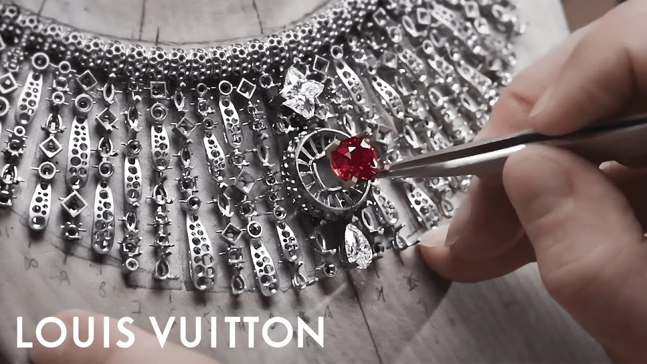 High Jewelry Savoir-Faire Behind Stellar Times | LOUIS VUITTON