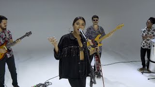 Lucy Alves - Chorando Se Foi/Verdadeiro Amor | Live Sessions Resimi