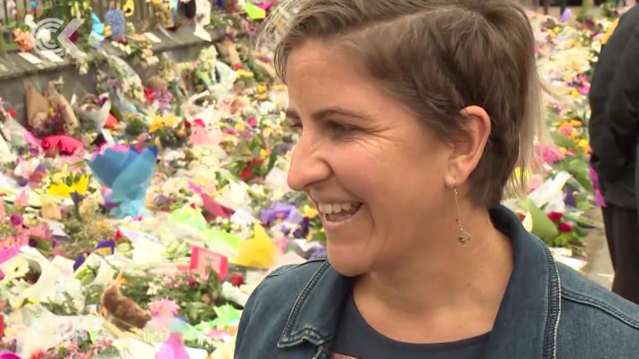 Floral tributes continue at the Botanic Garden