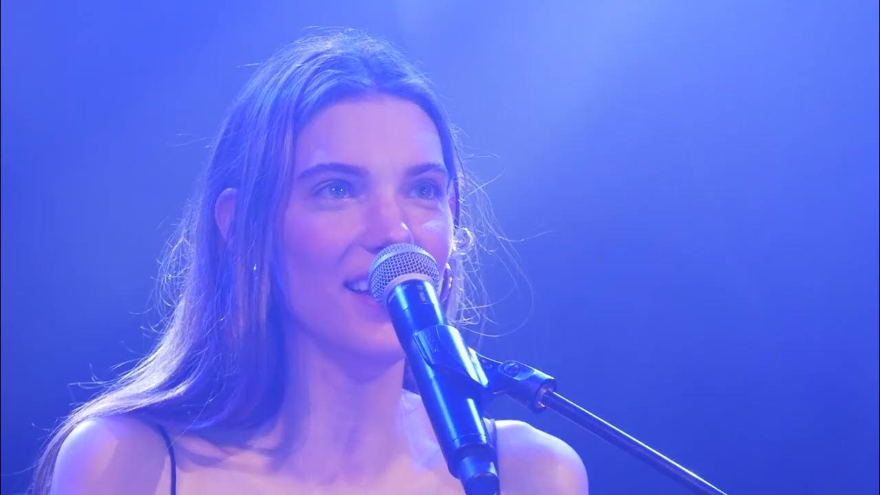 Charlotte Cardin Faufile Le Trianon (Paris), 07 avr 22 YouTube