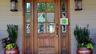 Exterior Door With Sidelight