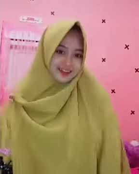 Hijaber Pakai Jilbab Kuning Istri Idaman
