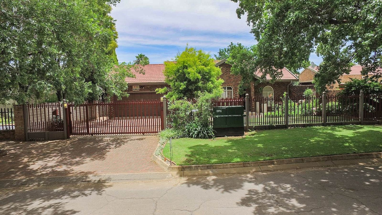 4 Bedroom House for sale in Gauteng Gauteng South And Midvaal