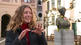 Beeld Van Aletta Jacobs Versierd Met Kutketting