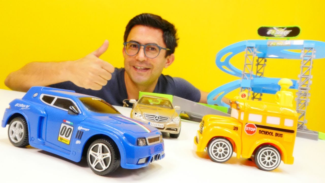Speedy ve Busy yarışıyorlar. Nail Baba'nın benzin istasyonu