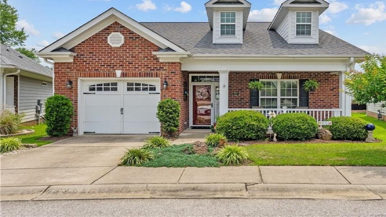 833 Falling Creek Lane, Fayetteville, NC Presented by Dietchi Thomas