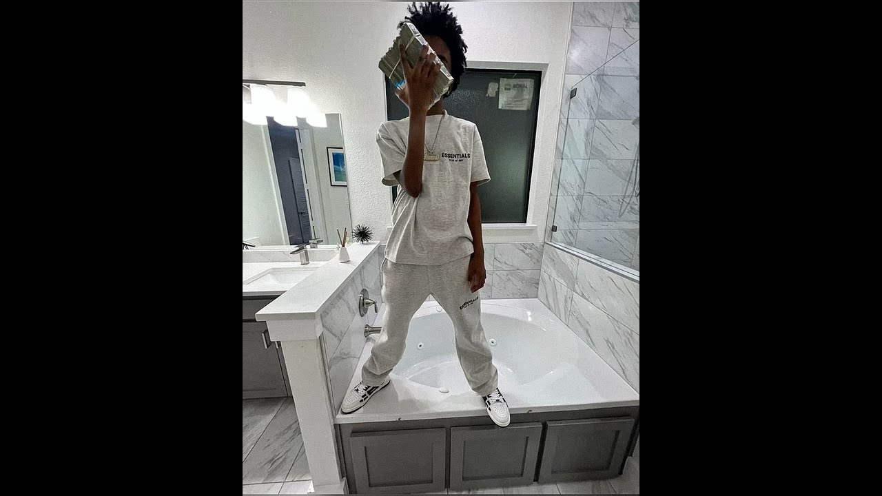 (FREE) 1900Rugrat x Skrilla Type Beat - "In The Middle"