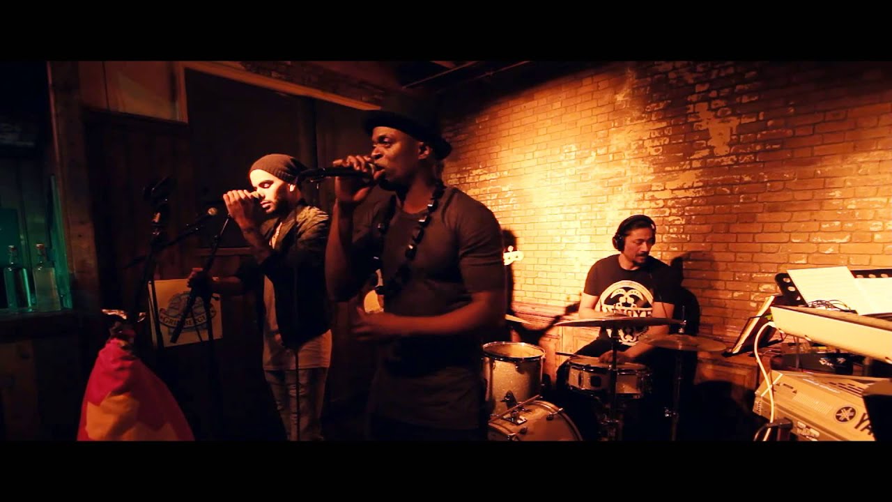 Jalane Music -Talking to mia (LIVE)