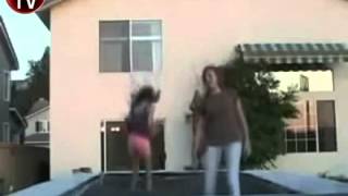 Genç Kıza Dayanamadı