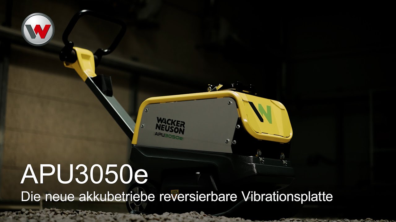 Wacker Neuson präsentiert: Die neue akkubetriebe reversierbare Vibrationsplatte APU3050e