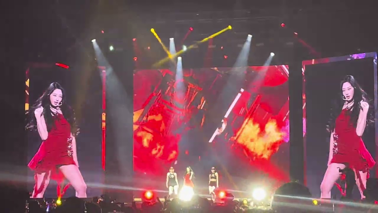 GISELLE - 2HOT4U (Live At the O2 Arena, London UK) | aespa - SYNK: Hyper Line Tour