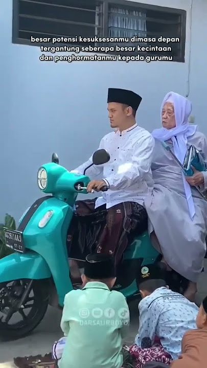 MasyaAllah adab para santri pada gurunya, bikin mata berkaca' #shorts #pondokpesantren