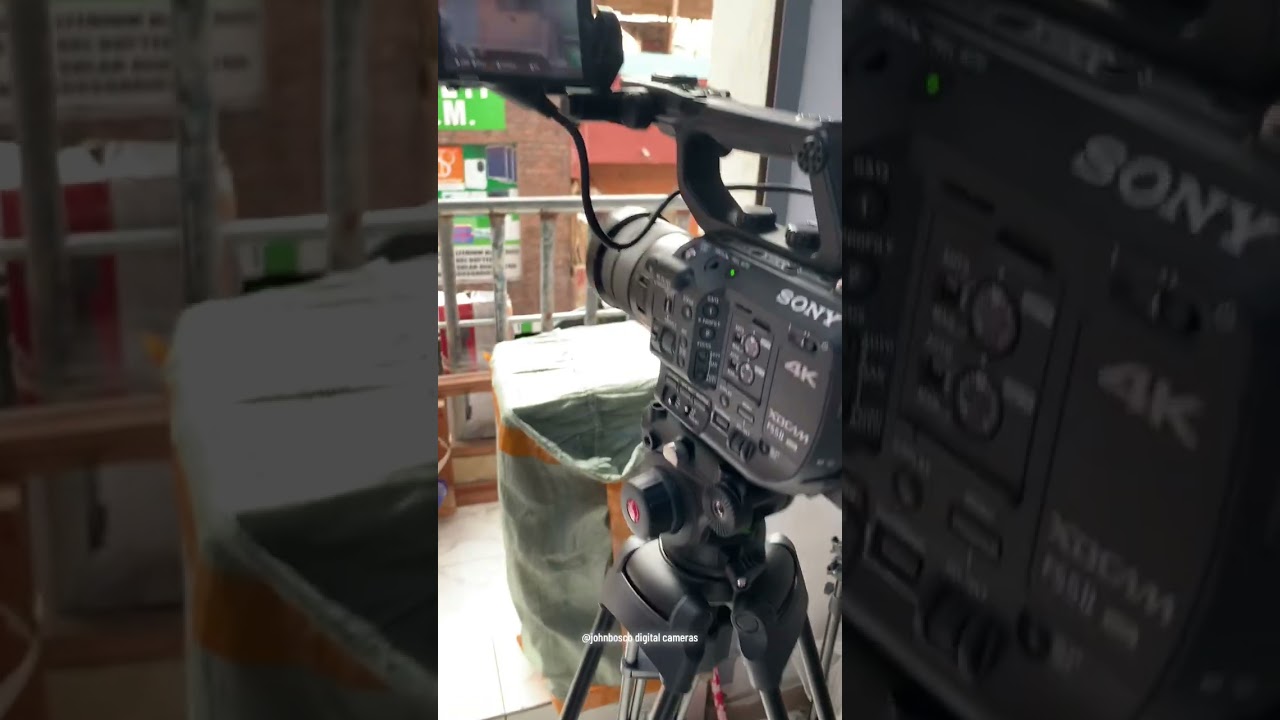 Sony PWX-FS5 Mark 2 4K XDCAM with Sony PZ 18-105mm zoom lens   +  FlanGo FG-6160 Video Tripod 