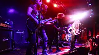 Gür Akad ve ekibi - Still Got The Blues (Sahne Senin Rock Star)