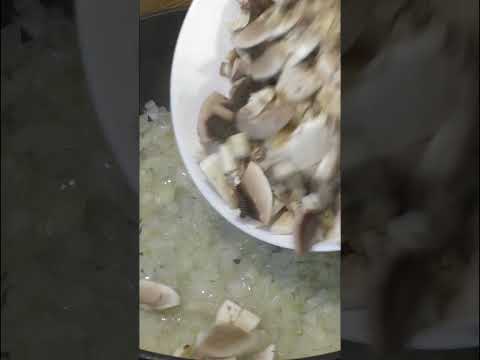 Куриное филе с грибами в сливочном соусе. Очень вкусно #shorts