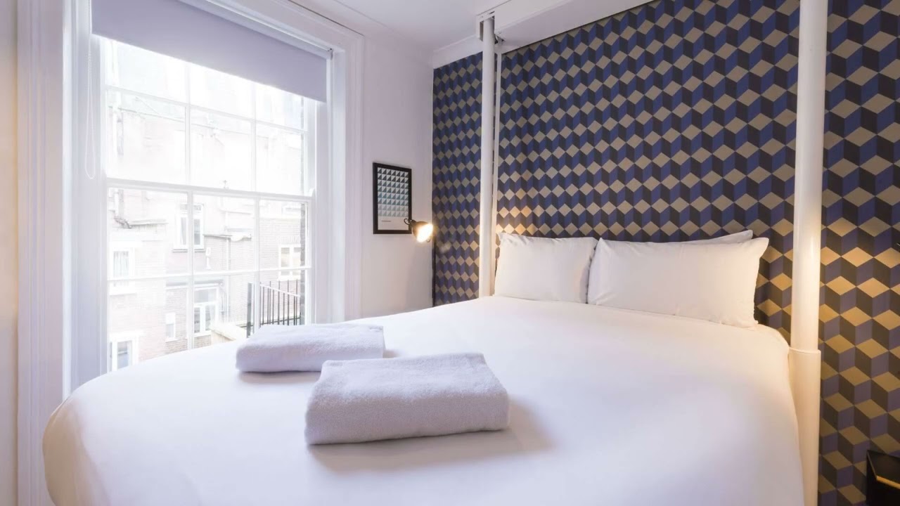 The California - London Kings Cross, United Kingdom | Travel With Kiara