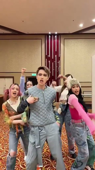 Download lagu Not our manager stealing the spotlight at the back 🤣