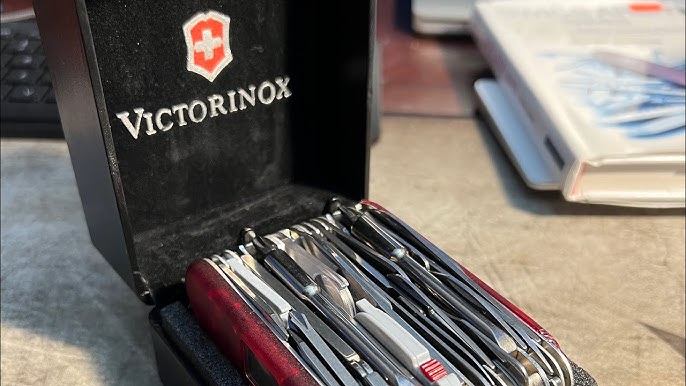 Victorinox. Victorinox XAVT, Couteau Suisse Victorinox XXL - Les 3 cannes