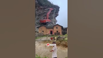 incredible😱 EXCAVATOR almost fell into a ravine short video #shorts #amazing