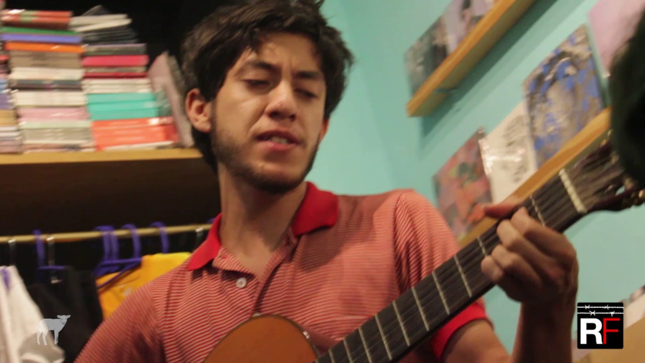 Julen y la gente sola - El último día de Sofía / RANCHO FRENESÍ - YouTube