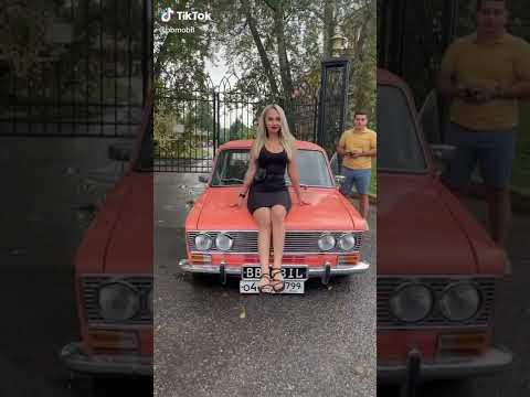Девушка На Пневме #классика #жигули #lada #малиноваялада #девушканамотоцикле #девушканаавтомобиле