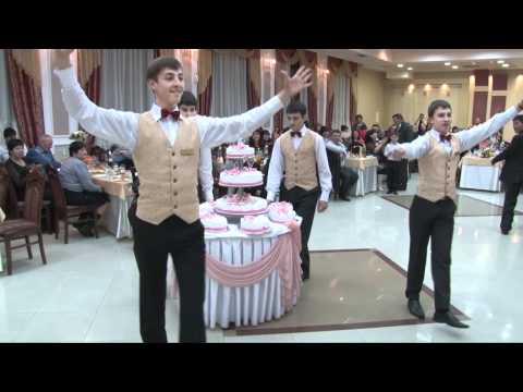 Вот как нужно выносить торт на свадьбе!/Here's how to make a cake at the wedding! (STL Studio 2012)