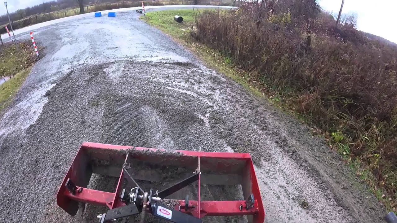 Kubota B2320 Fall Grading Box Blade (part 2) YouTube