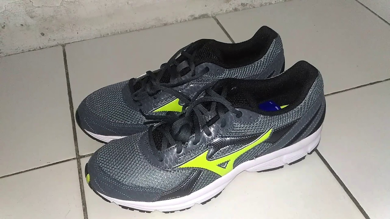 mizuno wave crusader