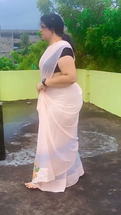 aunty in saree. #aunty #saree