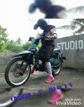 Cewek cantik naik C70