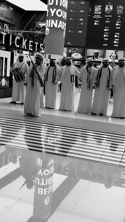 Arabic dance in dubai mall on national day 🇦🇪 #dubai #nationalday #dubaimall #uae