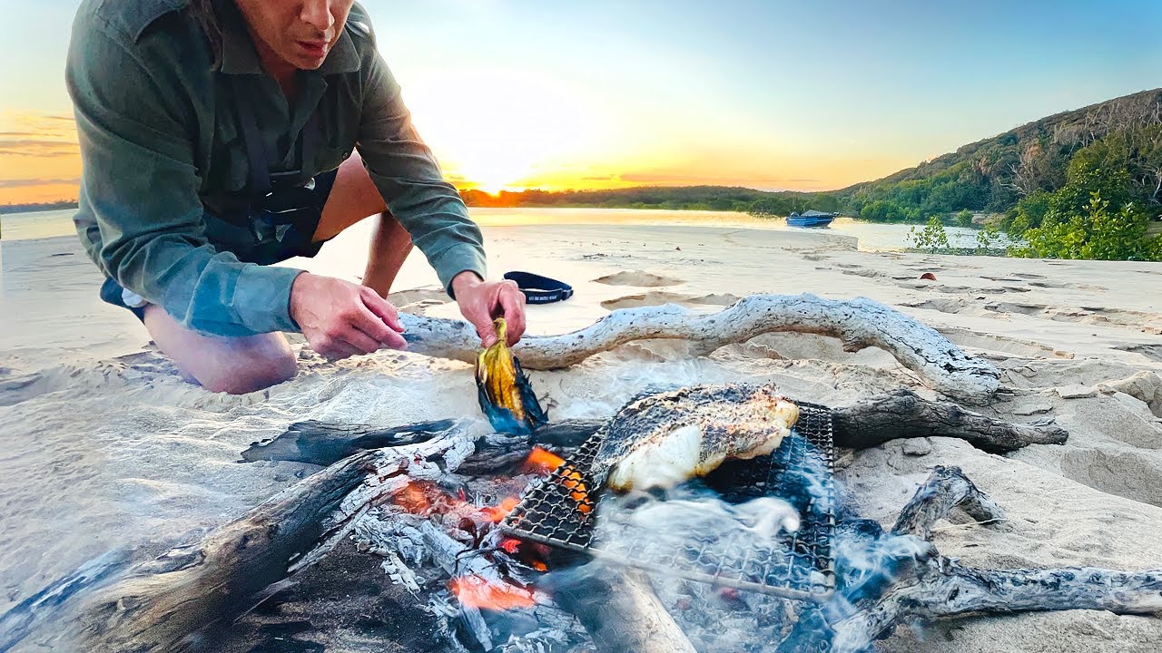 FIRE MAKES IT GOOD! - Solo Boat Camping - Catch And Cook