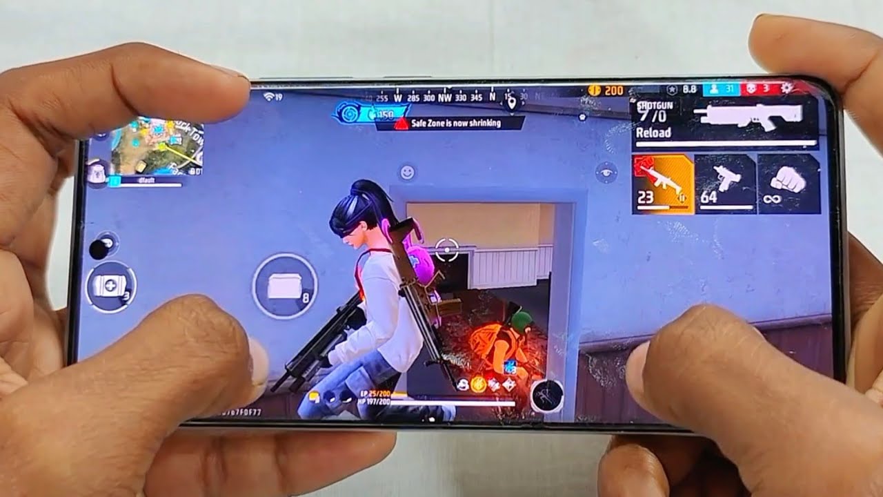 Solo Vs Squad Handcam ⚡ Poco X7 Pro 📲 Free Fire Gameplay 🎯 - YouTube