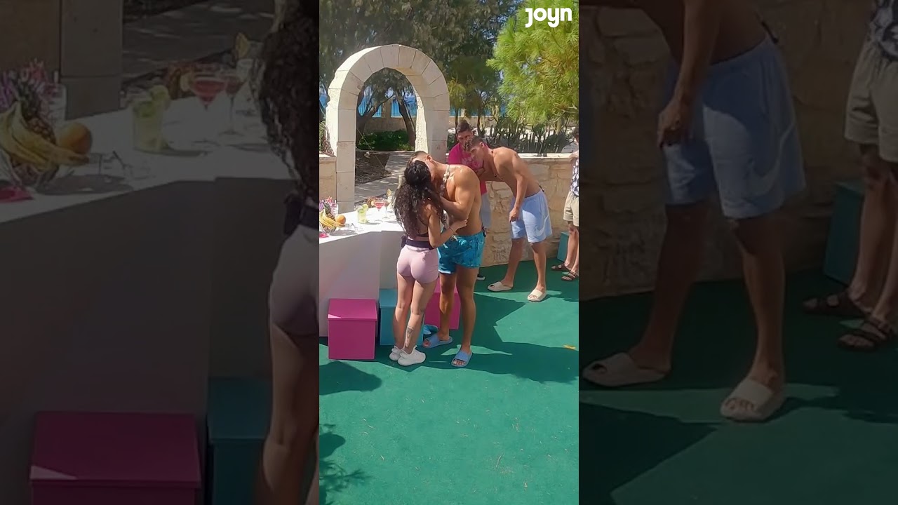 Romantischer erster Kuss 💋​ 