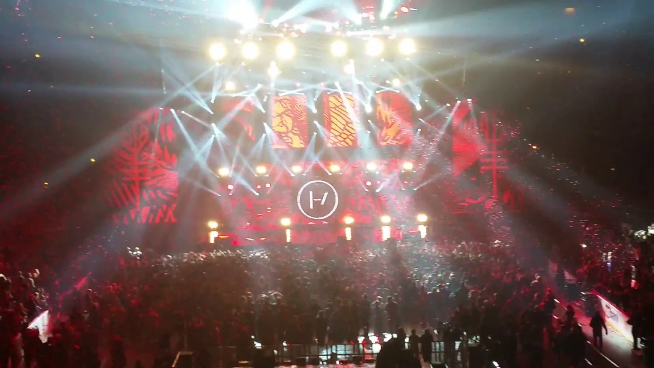 twenty one pilots Tyler's Speech + Trees LIVE Chicago 2017 YouTube