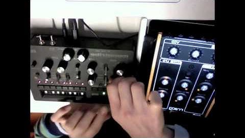 Korg Monotribe Mod + Alesis IO Dock + Ipad 2 + Moog Filtatron: Montoribe Under Filtatron