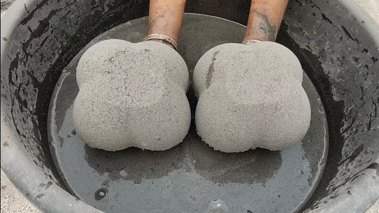 New video Most favorite crush 🤤sandcement+charcoal crumbling in lots of water 💦 satisfying asasmr 😴