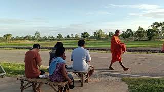 ร่วมอนุโมทนาสาธุบุญใส่บาตรด้วยกันครับ