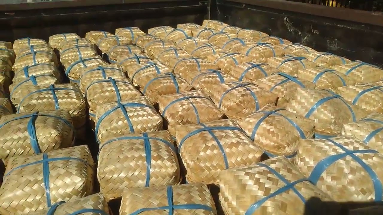 pesanan ketupat besek asshofifood di lebaran 2022