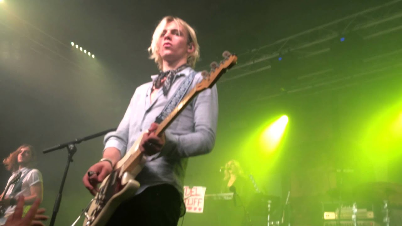 R5 Norway 2015- Ain't no way we're going home and Smile