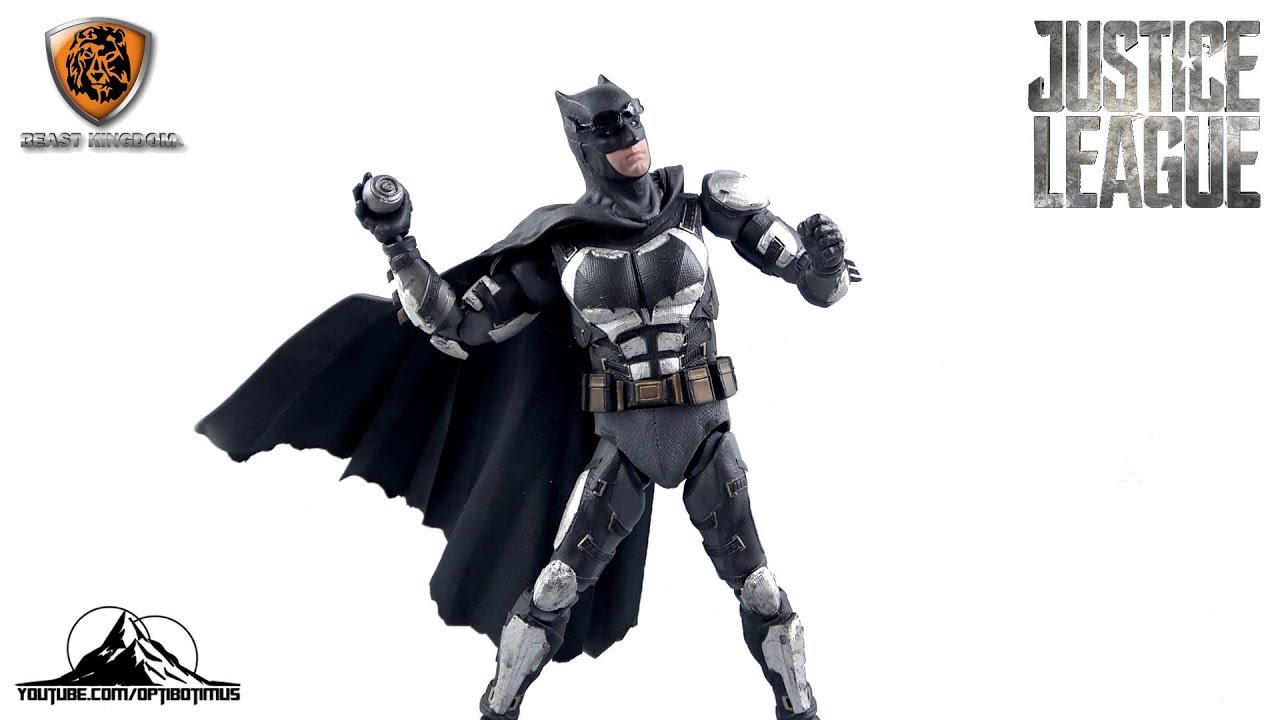 Обзоры Optibotimus: Лига Справедливости Королевства Зверей DAH-009 «Тактический костюм» Бэтмен